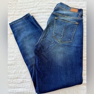 Judy Blue Indigo relaxed fit stretch Jeans size 9/29 Distressed